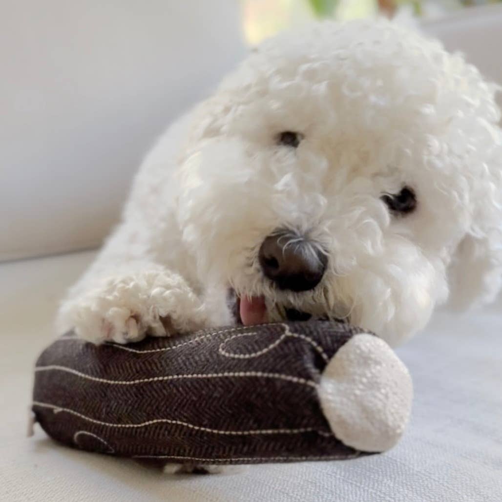 Knoten für vier Pfoten Hundespielzeug Baumstamm