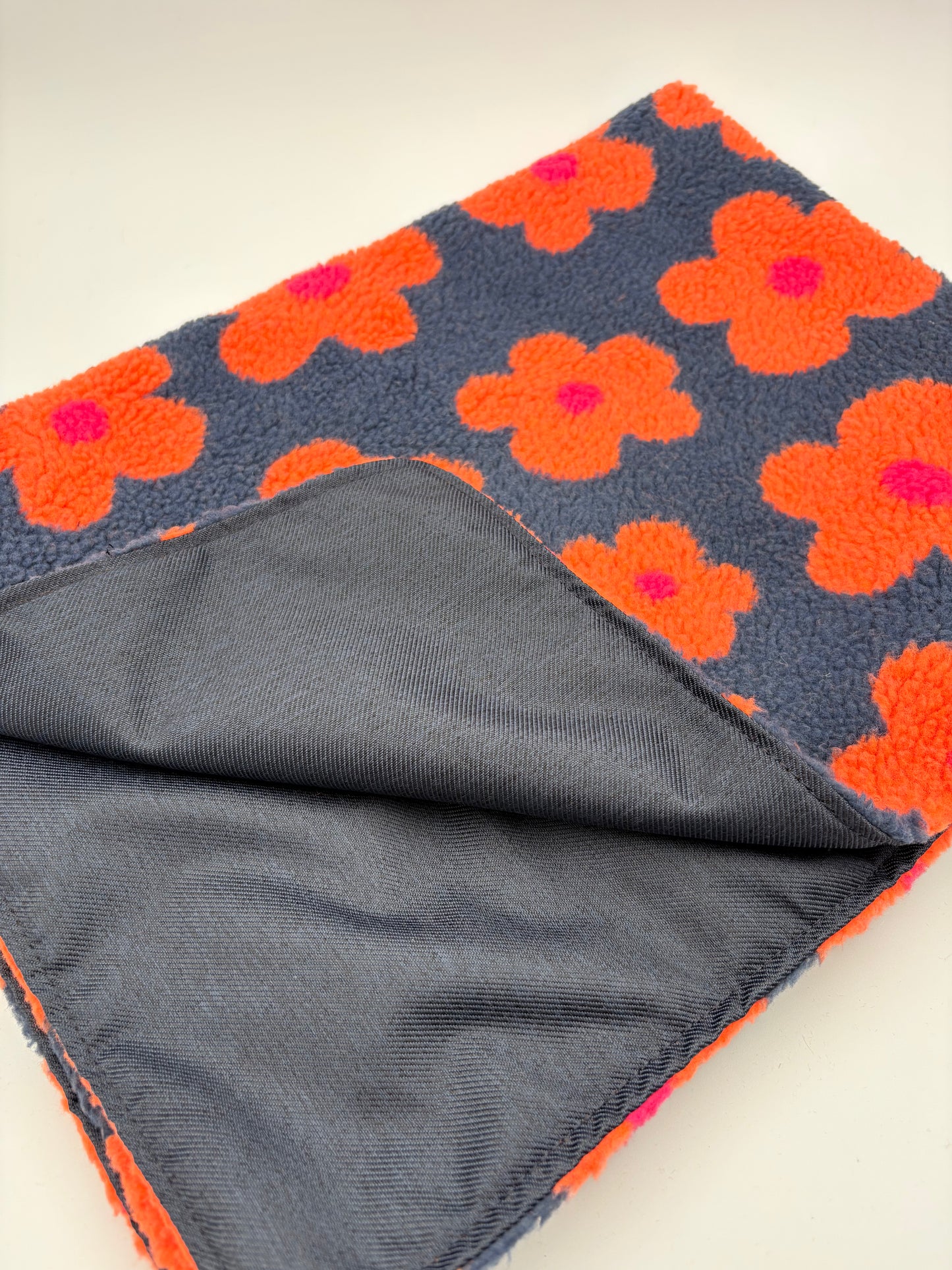 Hundedecke kuschelig und wasserabweisend