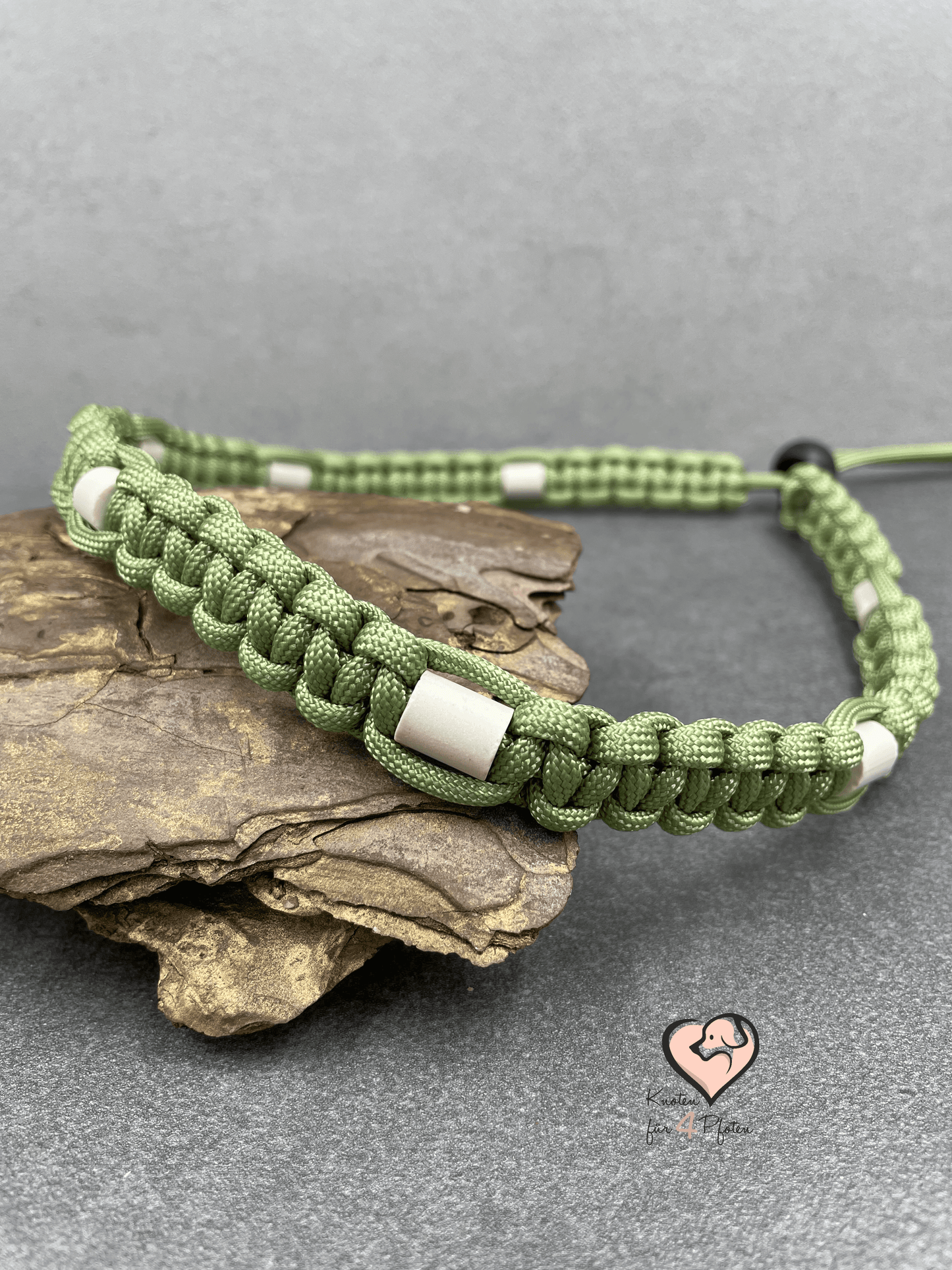 Paracord EM Keramik Halsband - Knoten-für-vier-Pfoten