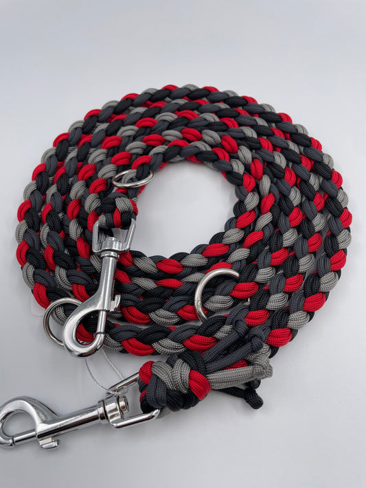 Paracord Hundeleine Rot / Schwarz 2m Knoten für vier Pfoten
