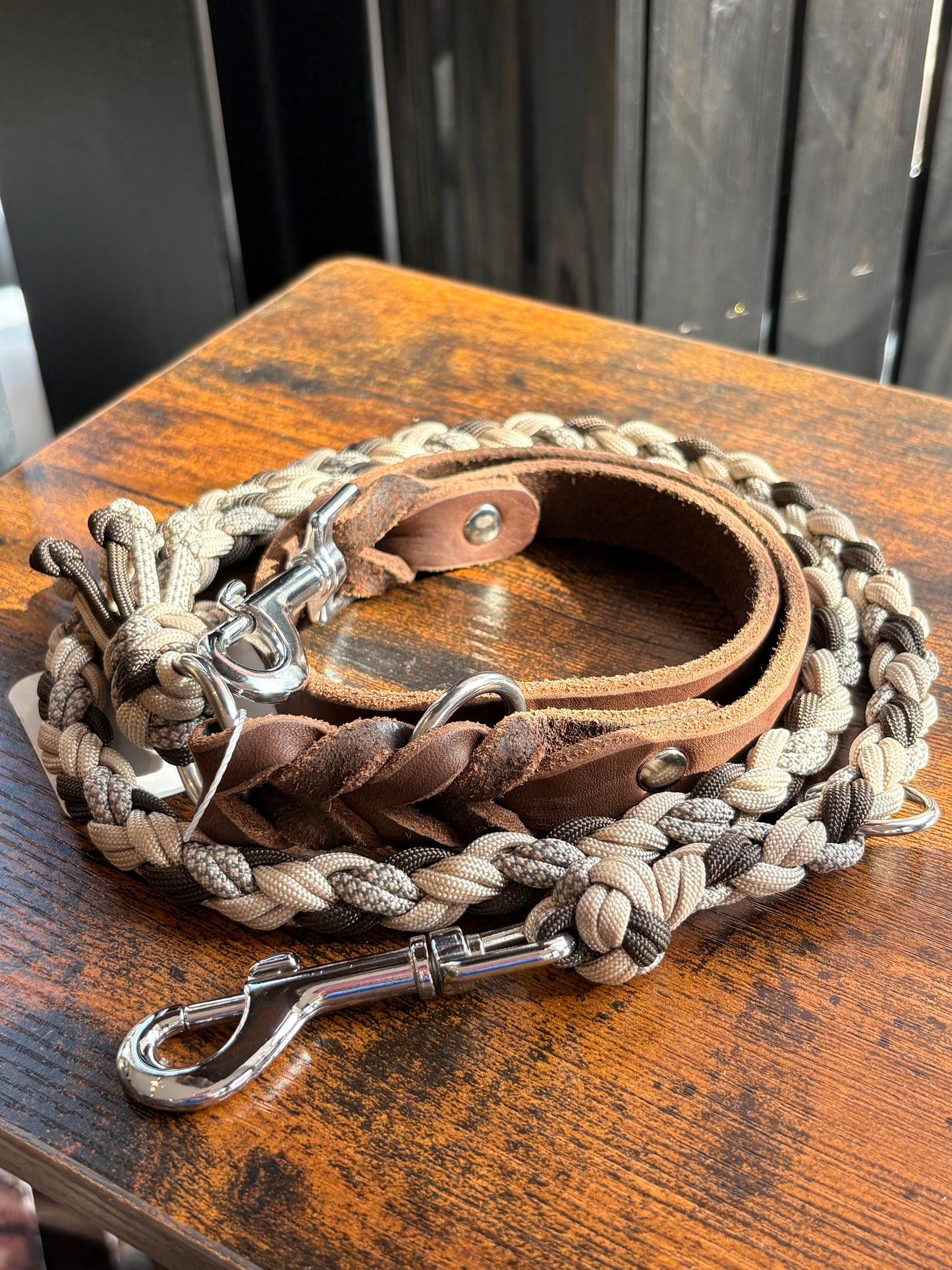 Paracord X Leder Hundeleine