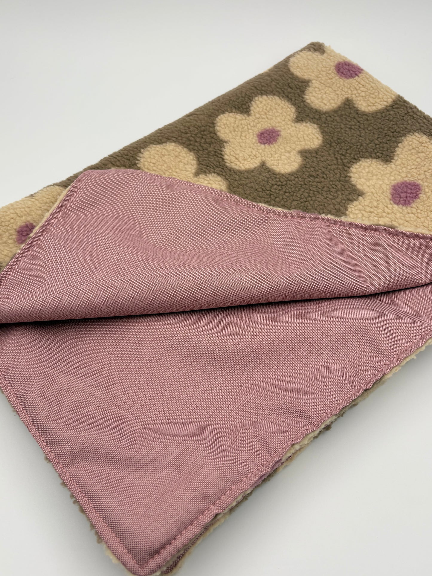 Hundedecke kuschelig und wasserabweisend